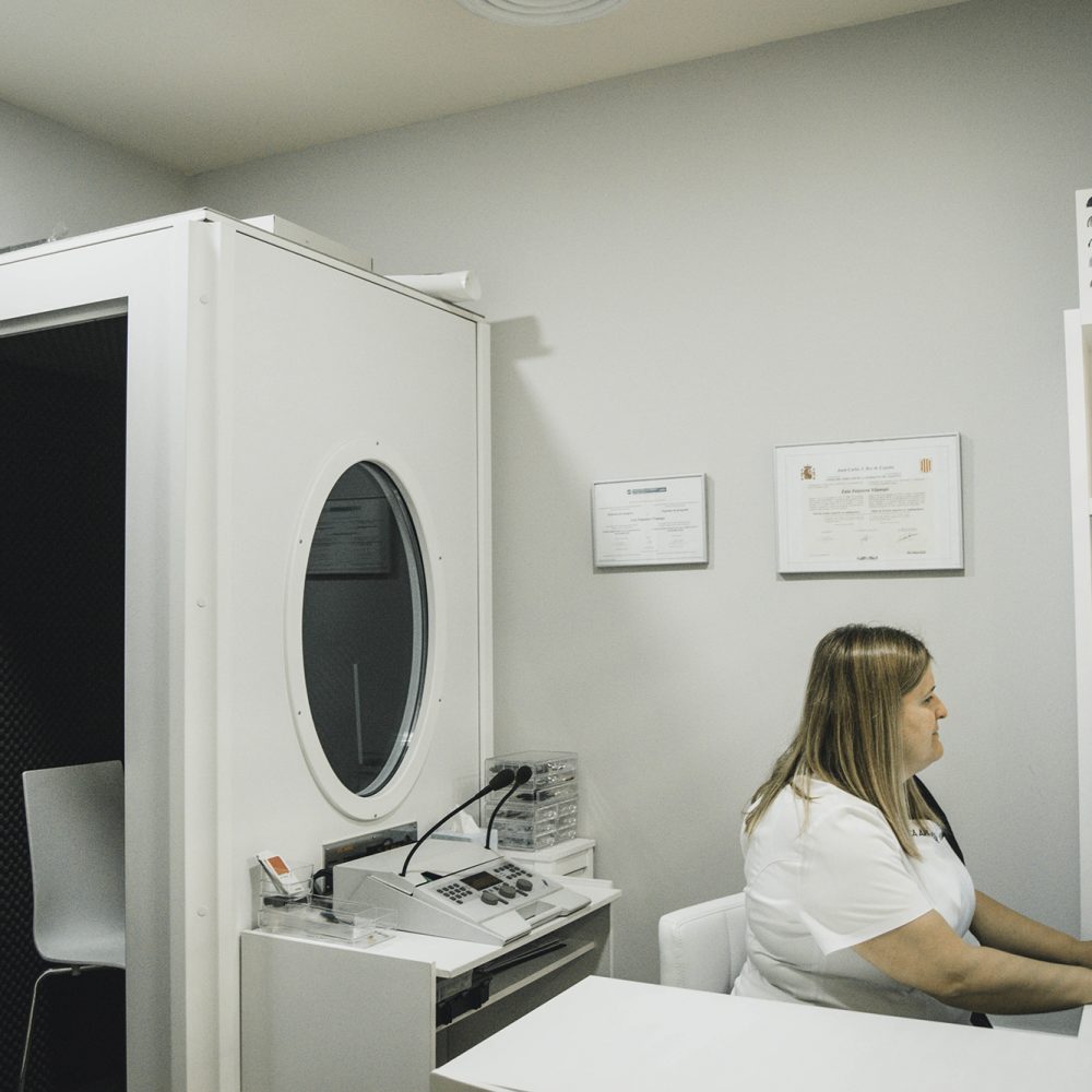 gabinet-audiometric-optica-artvisual-cambrils